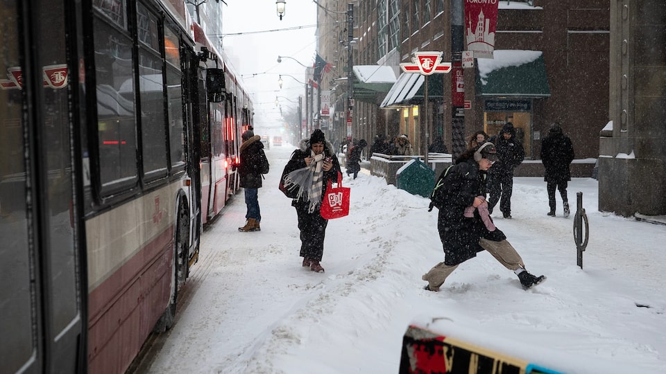 TTC says subway running well, buses and streetcars experiencing cancellations