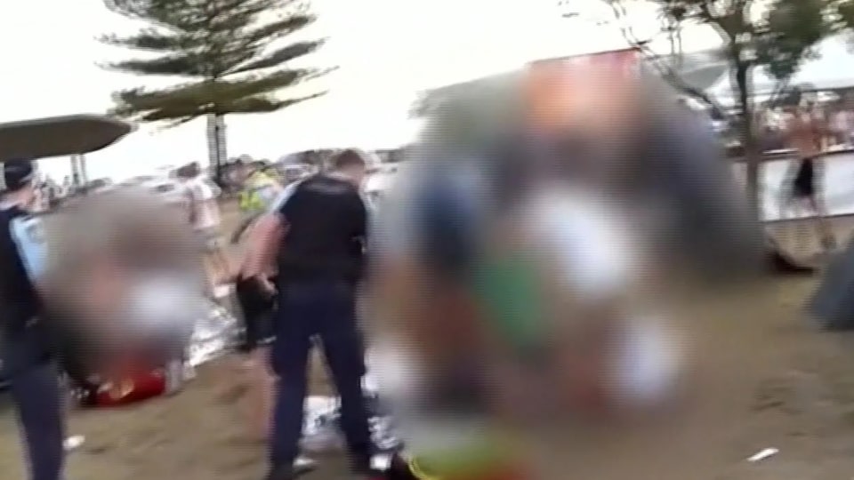 Warning: Video shows bystander tackling Bondi Beach attacker