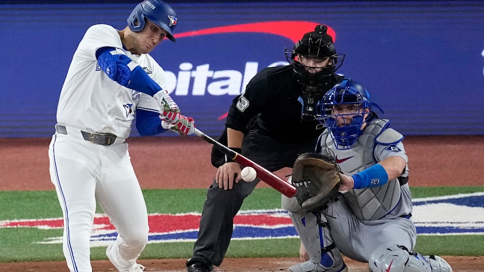 Jays players stand out, break records during Game 1 of the World Series