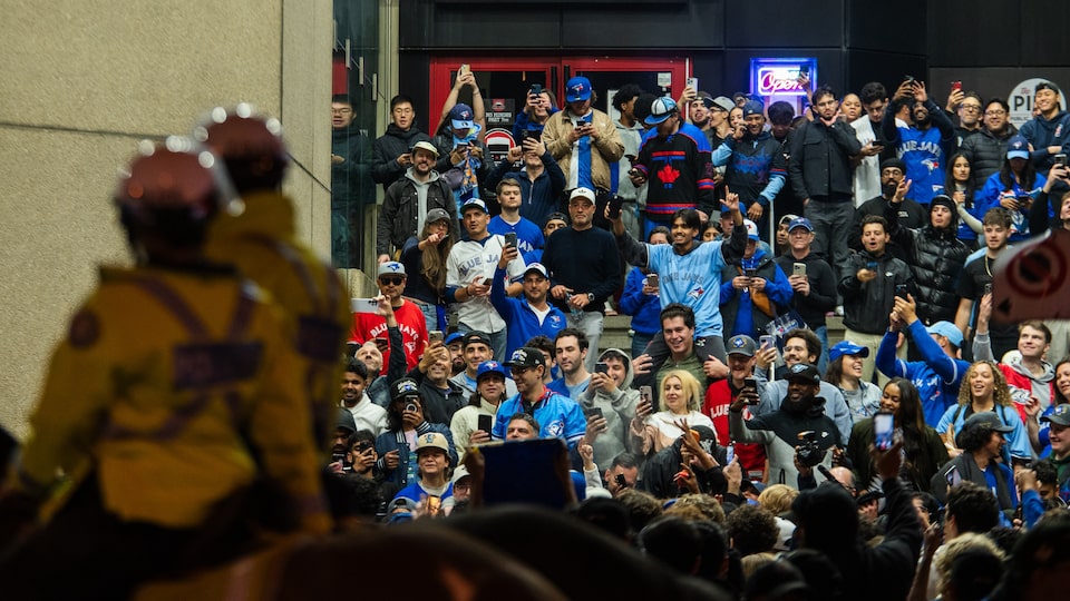 Toronto City Hall preparing for ‘very large crowds’ ahead of World Series Game 1
