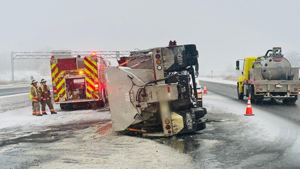 OPP reports  150 collisions in the GTHA as residents wake up to wintery conditions