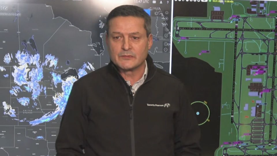 ‘Recovery day’ after 23 centimetres of snow fell at Pearson airport