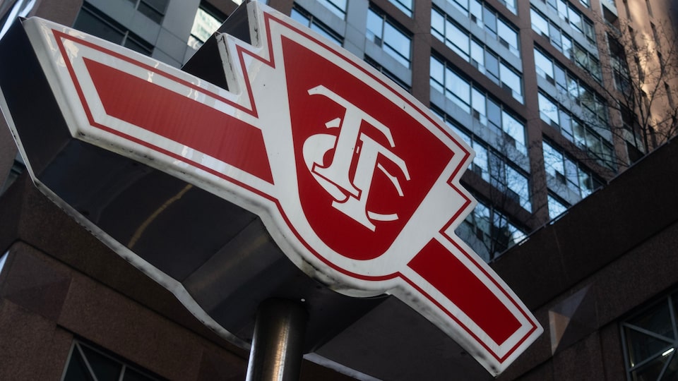 TTC and GO Transit boost service as the World Series returns to Toronto tonight