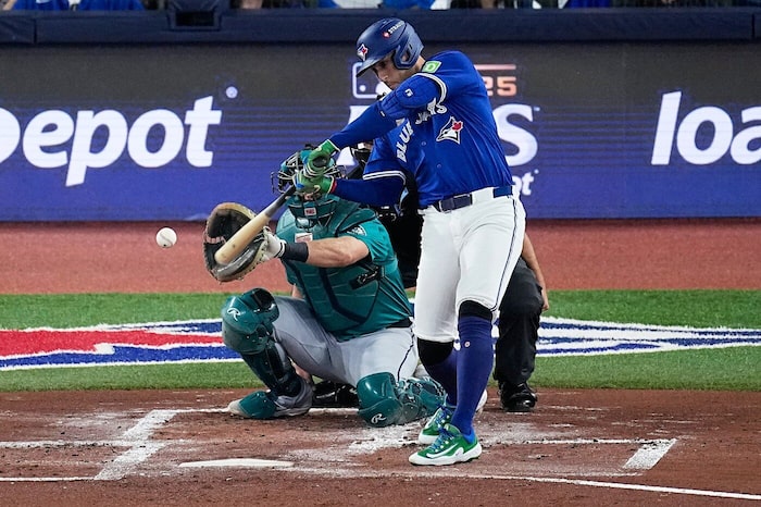 Jays vs. Mariners: Game 1 of ALCS underway